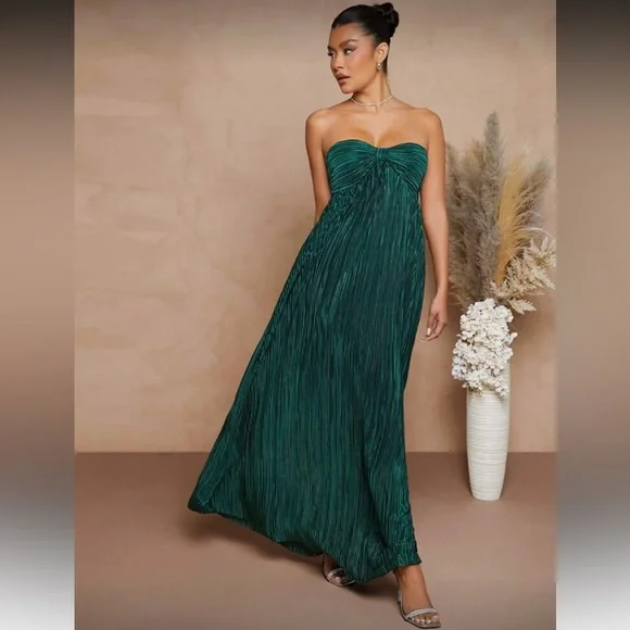 Elegant Green Strapless Maxi Dress - Picture 2 of 5